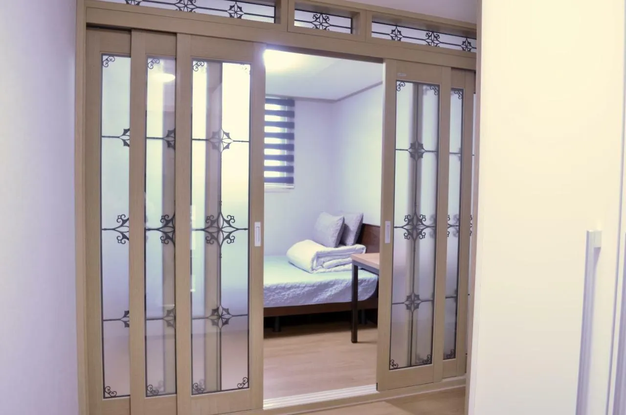 Marina Residence Busan 3*,